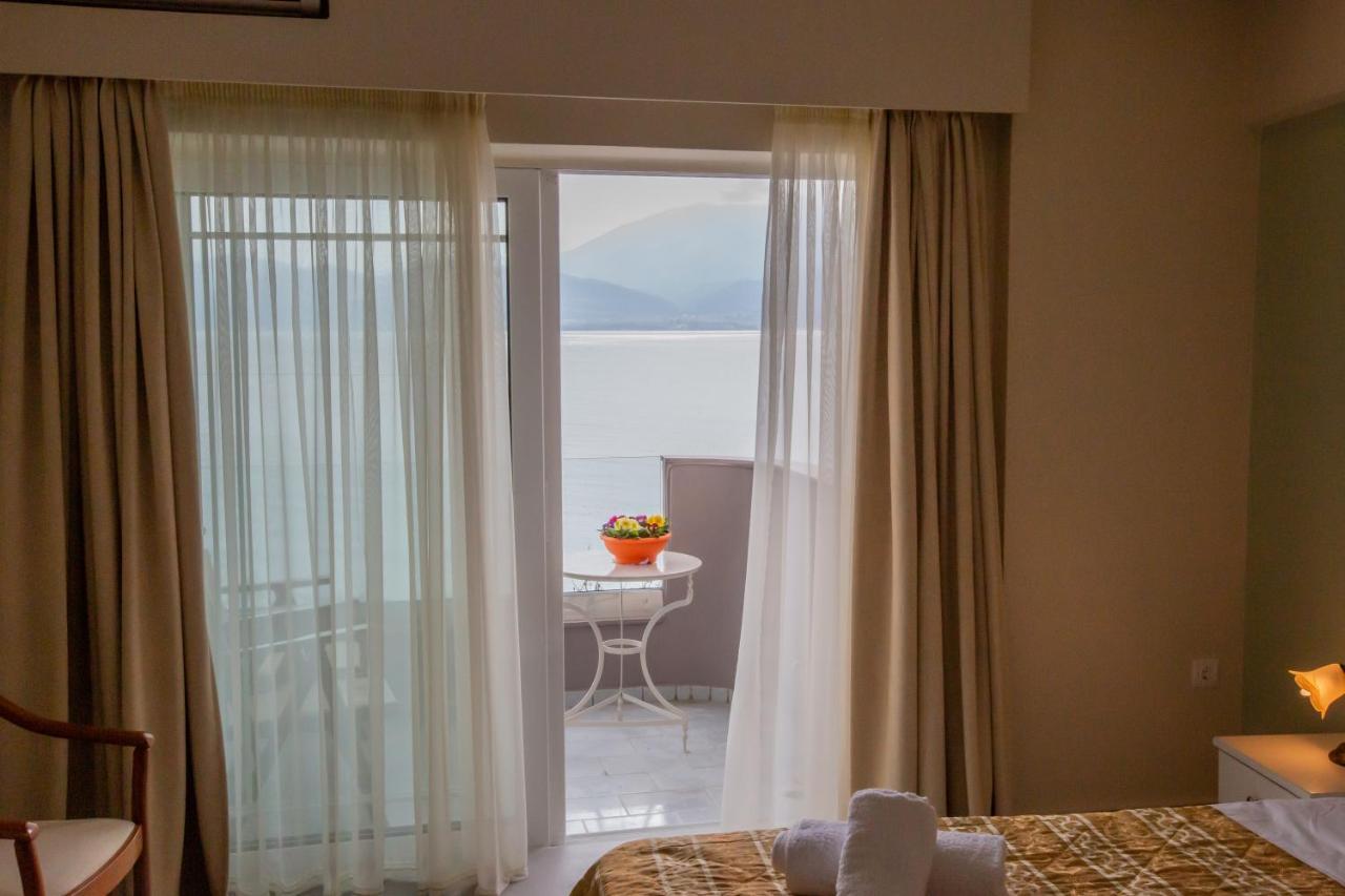 Goldenbeach 나프팍토스 외부 사진